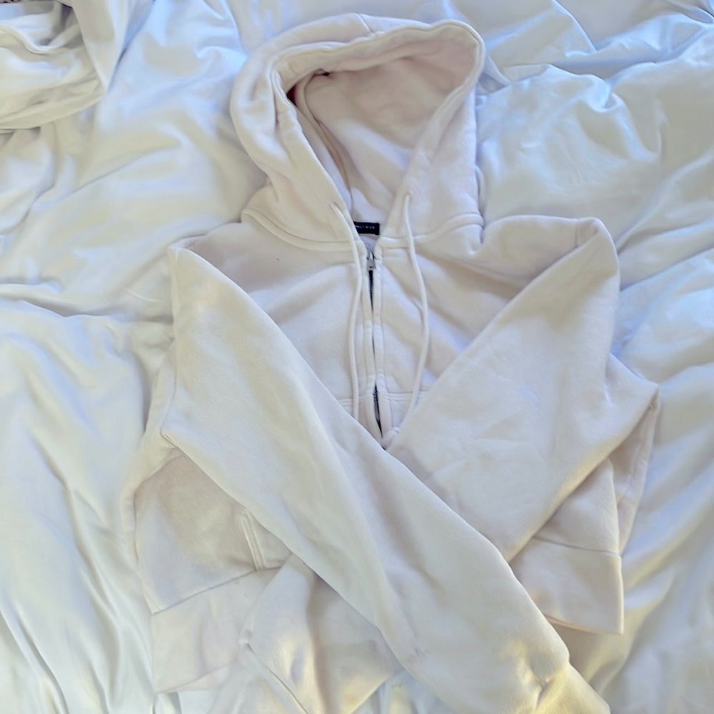 Brandy Melville Christy cropped zip up| White|